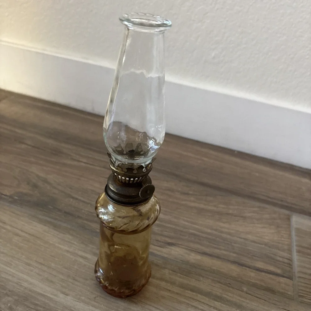 Vintage Lamp Light Clove Oil Lamp‎ with Chimney 10.25